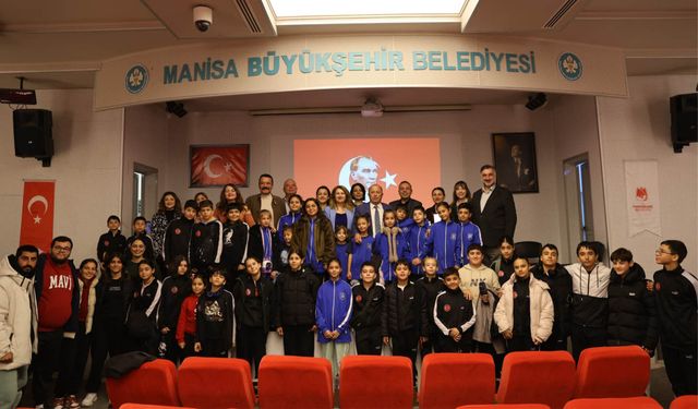 Yunusemre’de “Temiz Nefes Sağlıklı Gelecek” paneli düzenlendi