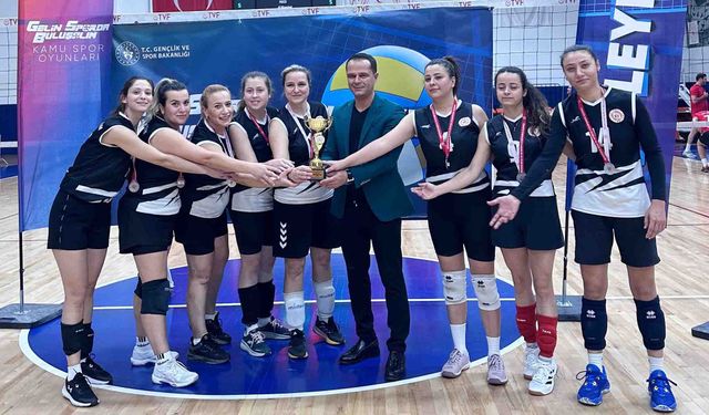 Manisa GSB Kadın Voleybol Takımı Türkiye İkincisi oldu