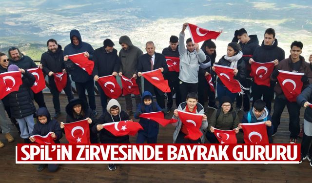 Spil’in zirvesinde bayrak gururu