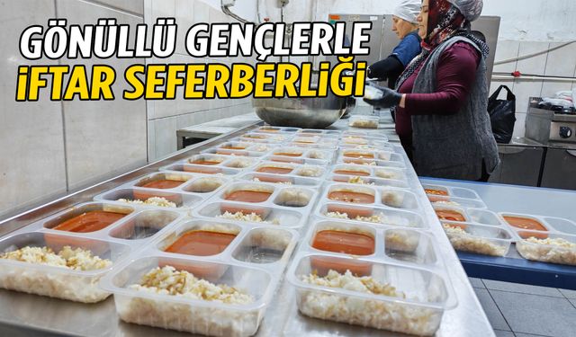 Gönüllü gençler Demirci’de iftar seferberliğine katıldı