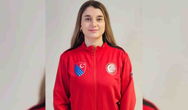 Manisalı eskrimci Berra Kürek, Milli Takımda