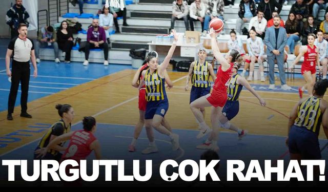 Manisa’nın tek kadın basketbol takımı zirve takibinde