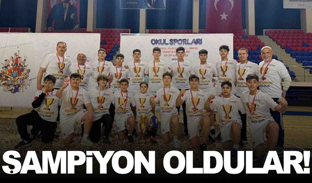 Salihli’nin yıldızları hentbolda Türkiye Şampiyonu oldu