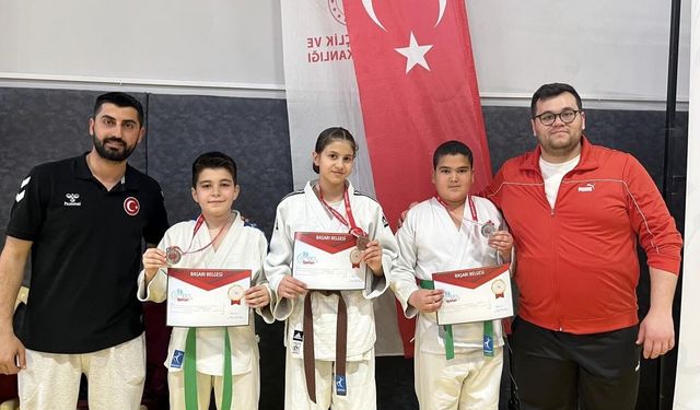 Yunusemreli judocular madalyaları topladı