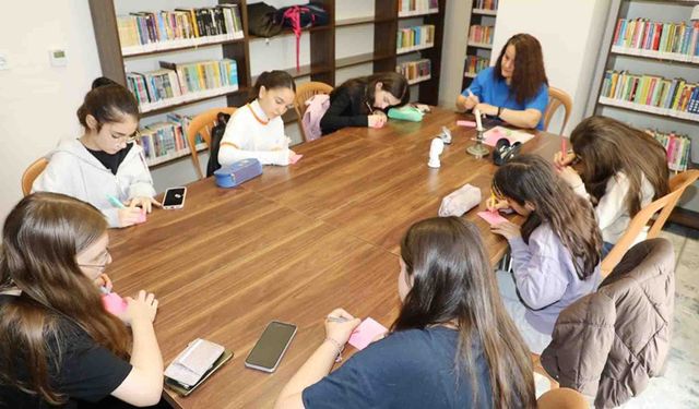 Manisa’da Çocuk Felsefe Atölyesi yoğun ilgi gördü