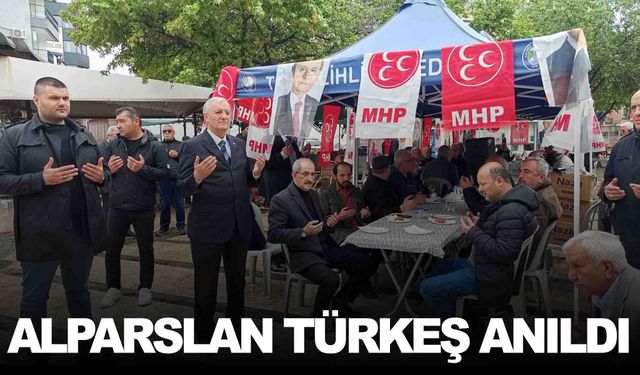 Salihli’de Alparslan Türkeş için lokma döktürüldü