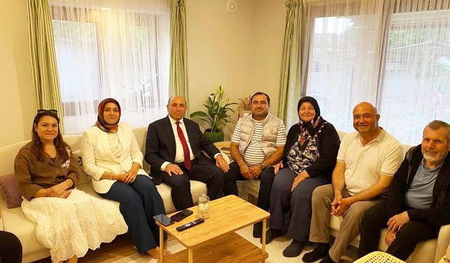 Başkan Akdeniz’den bayramda vefa ziyareti