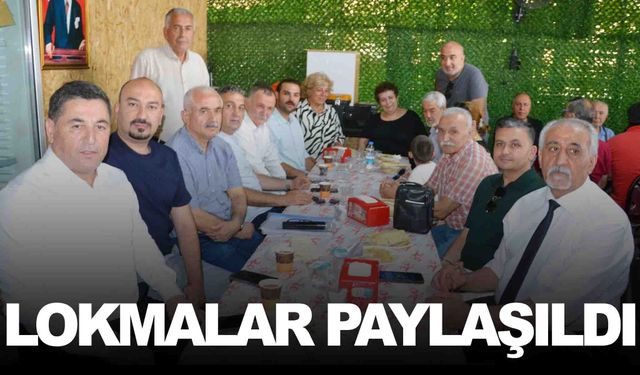 Manisa’da Muharrem sofrasında lokmalar paylaşıldı