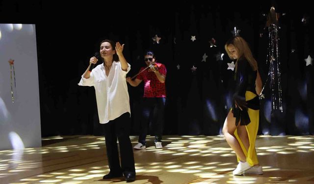 Turgutlu’da 90’lı yıllara müzik dolu yolculuk
