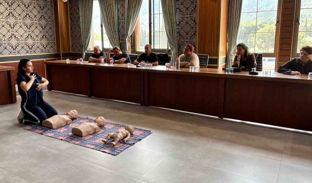 Yunusemre Belediyesi personeline ilkyardım eğitimi verildi