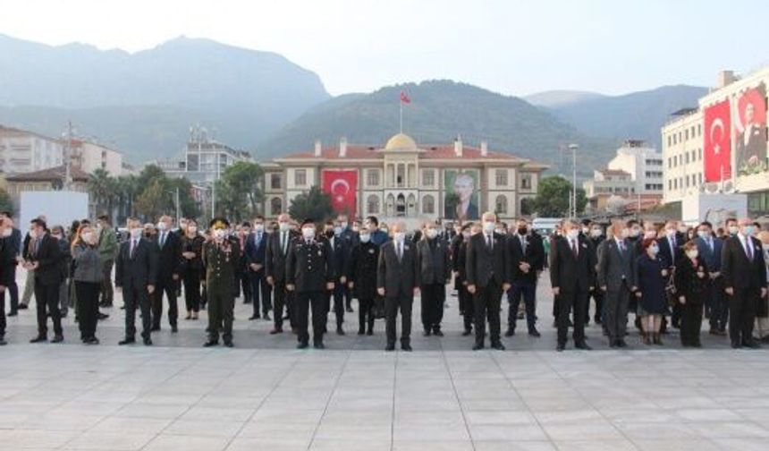 Büyük Önder Atatürk Manisa'da anıldı!