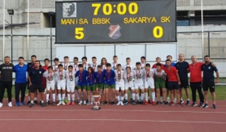 Büyükşehir’in U14’leri tarih yazdı