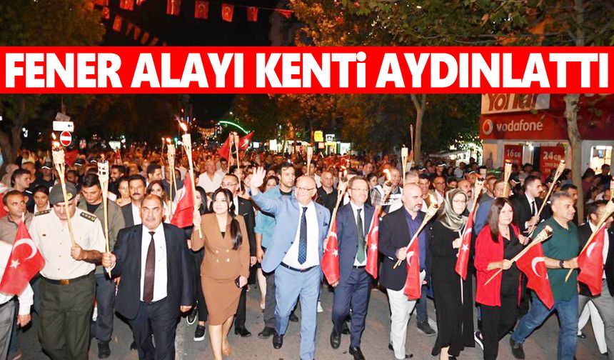 8 Eylül coşkusu Fener alayı ile katlandı