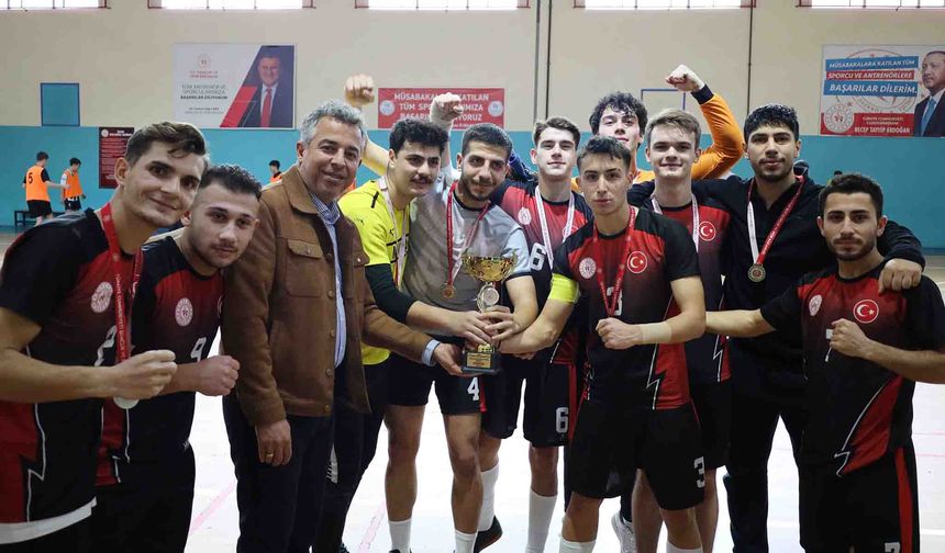 Manisa’da voleybol ve futsal müsabakaları tamamlandı