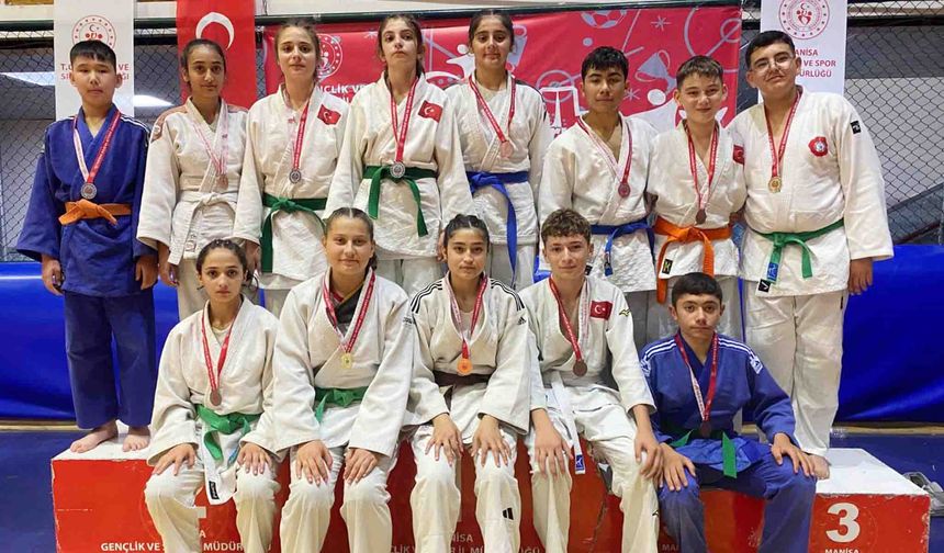 Salihlili judocuların yıldızı Manisa’da parladı
