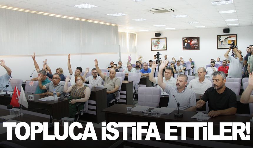 Kula Belediye Meclisi'nde deprem! Topluca istifa ettiler