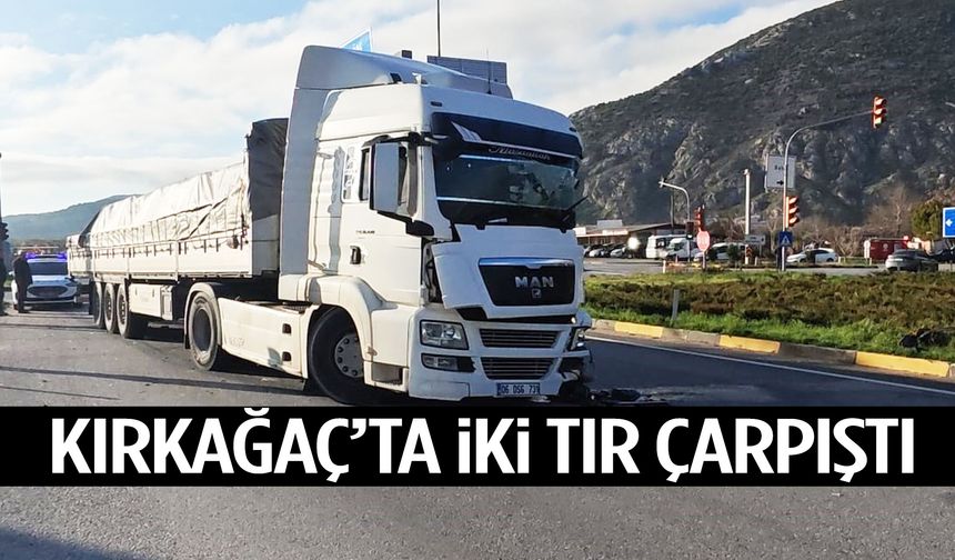 Kırkağaç’ta kavşakta feci çarpışma!