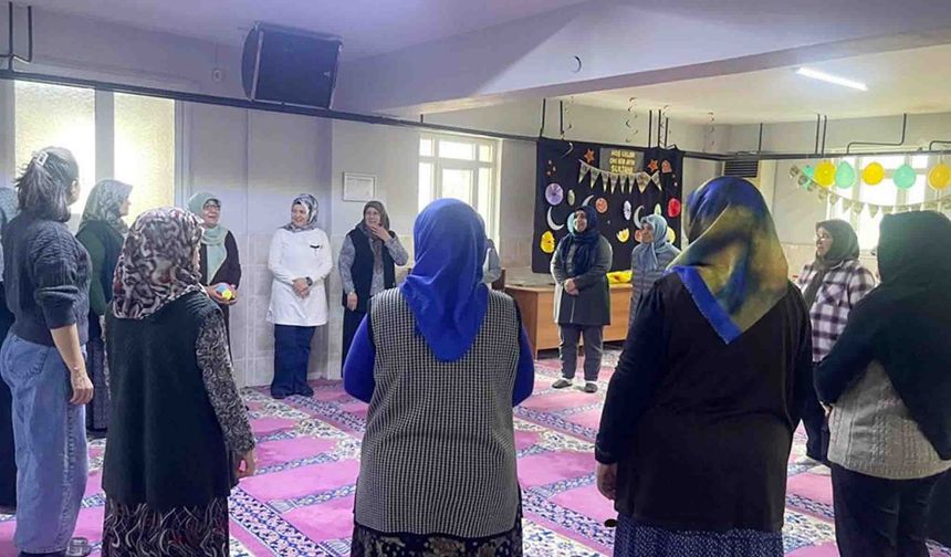 Salihli’de ailelere çocuk gelişimi eğitimi: Doğum öncesinden ergenliğe rehberlik