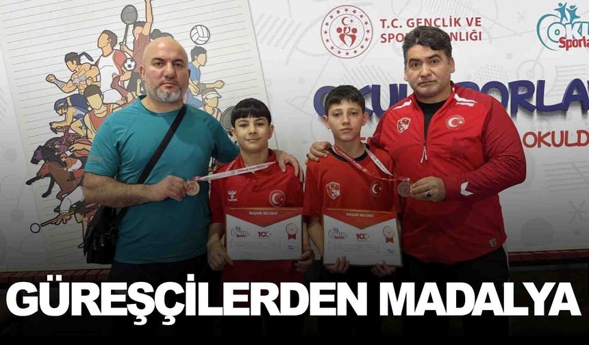 Yunusemre Belediyesporlu güreşçilerden iki bronz madalya ile döndü