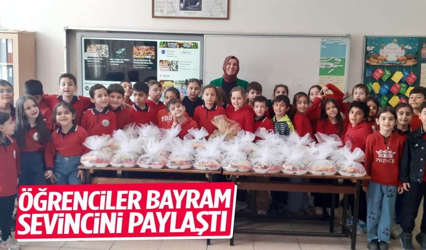 Öğrenciler bayram sevincini paylaştı