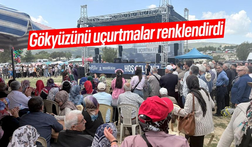 Gördes'te uçurtmalar gökyüzünü renklendirdi