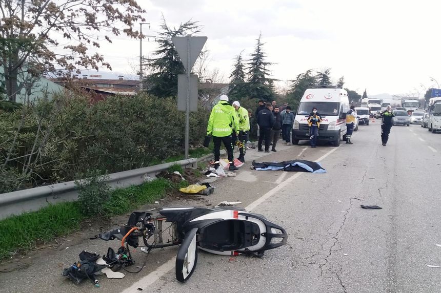 Kamyonetin çarptığı elektrikli bisikletin sürücüsü öldü