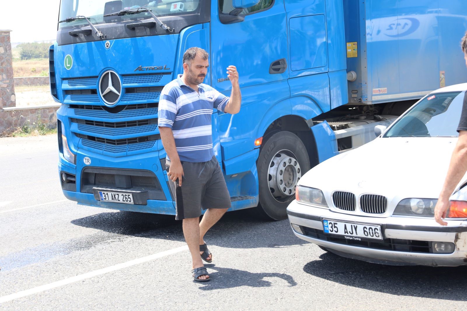 Kavşakta Zincirleme Kaza… Yaralılar Var! - Manisa Kulis Haber | Manisa ...