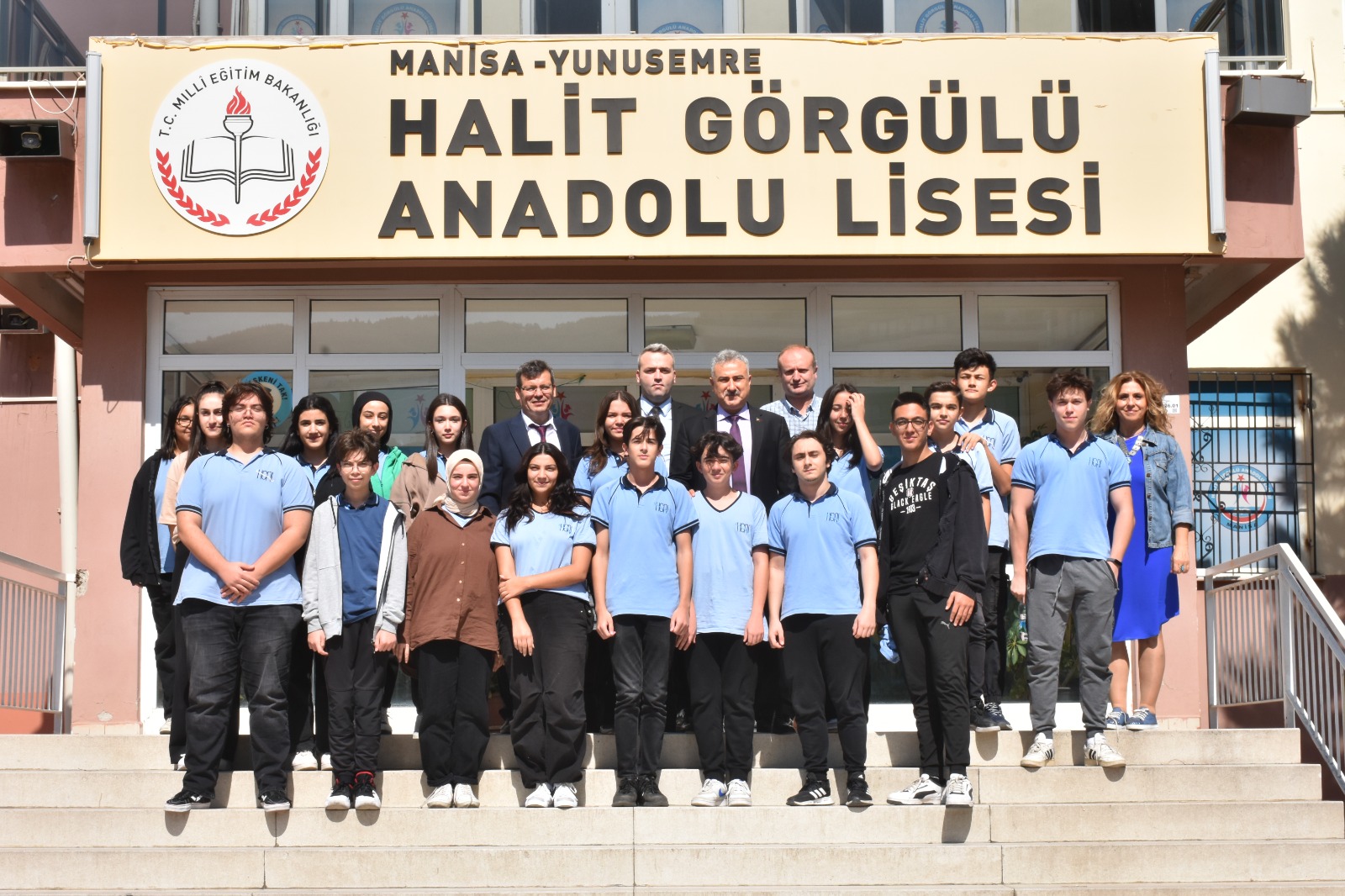 AA-20231003-32302555-32302554-MANISA_IL_EMNIYET_MUDURU_FAHRI_AKTAS_OKUL_ZIYARETLERINI_SURDURUYOR