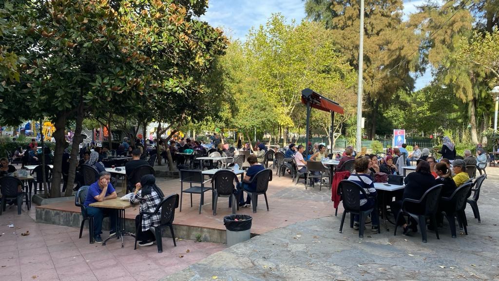 Kadınlar Kahvesi'ne vatandaşlardan yoğun ilgi (1)