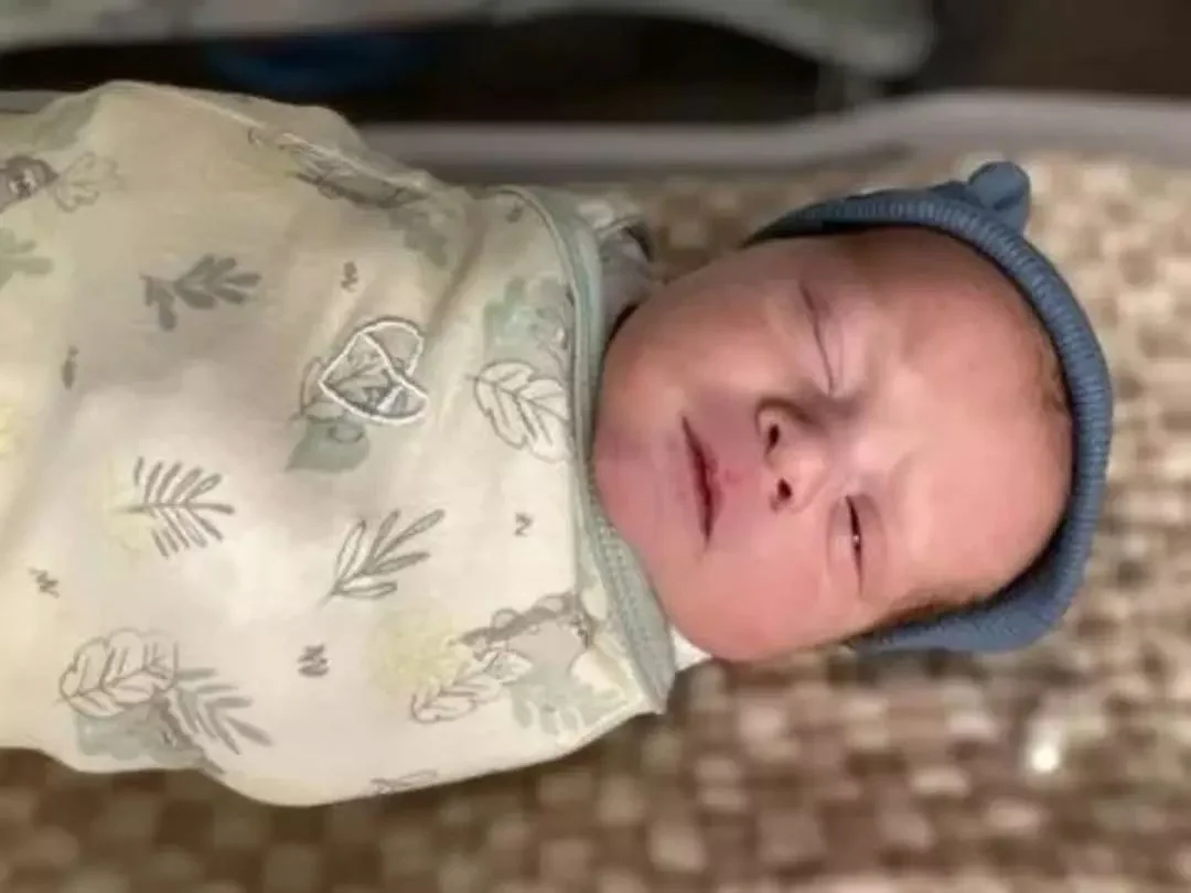 Baby1Jpg F J L9Kiv Hd Eicr L W F3 M7Nag