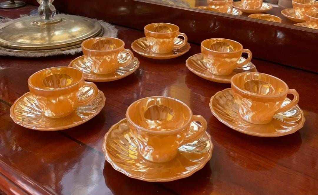Her Evin Gozdesi Olan Sari Fincanlar Simdi Antika Degeri Tasiyor 5