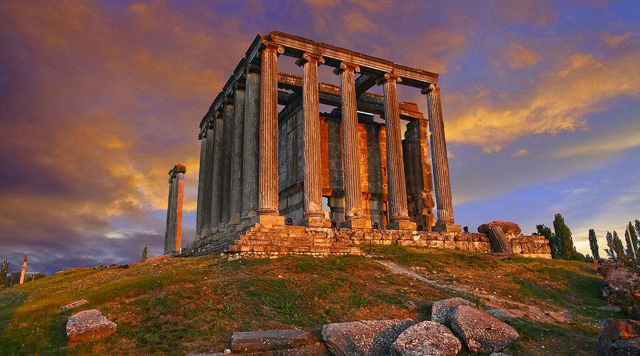 Kütahya Çavdarhisar A Temple Built For Zeus