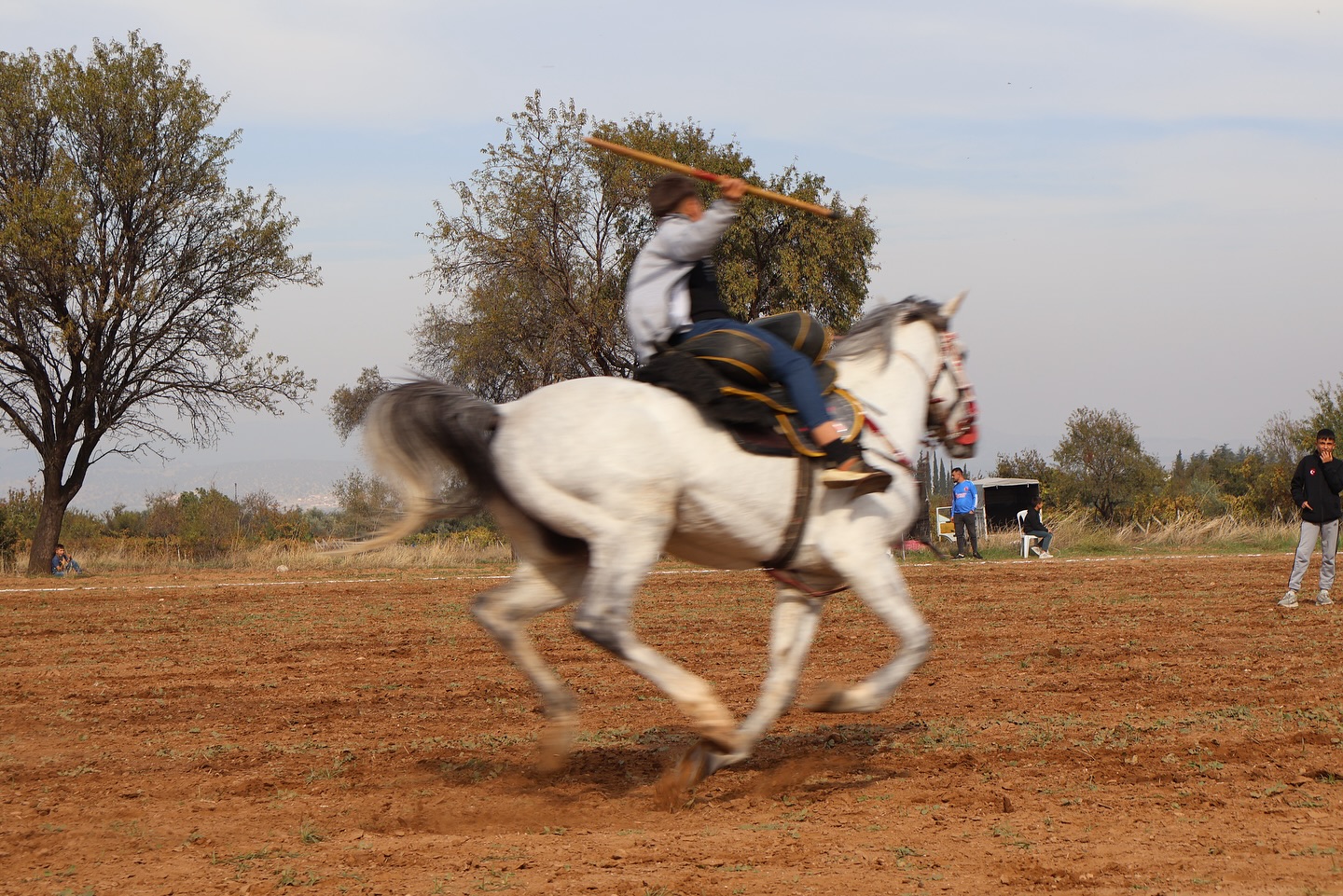 572536881 18068445026598861 8843945294500755385 N