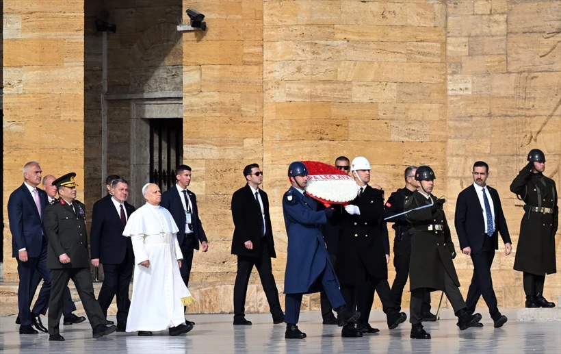 Aa 20251127 39822297 39822287 Papa O7Zk