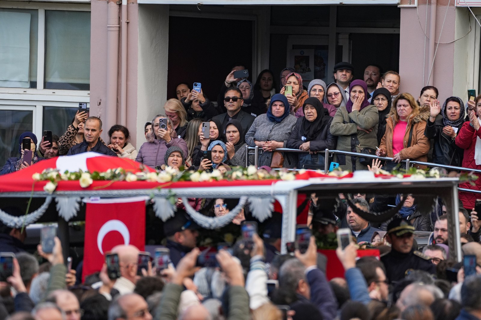 A A 20251215 39986194 39986193 S E H Z A D E L E R B E L E D I Y E B A S K A N I D U R B A Y I N C E N A Z E N A M A Z I K I L I N D I 1600X1067