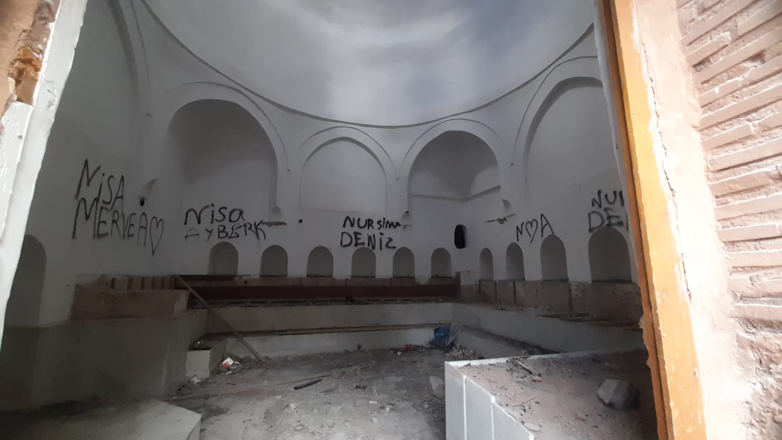 01B0F0Ad 55D2 4Ae2 B94A 42402B0C6579