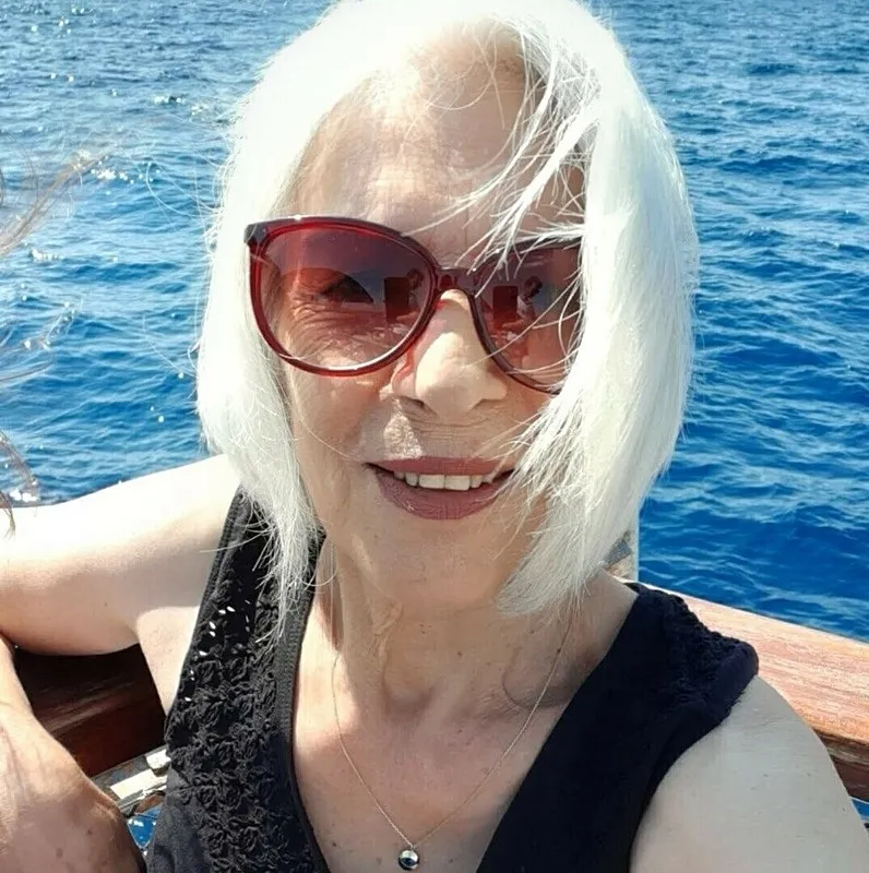 0X0 Manisada Dehset Ercan Ozer Esi Emine Ozerin Bogazini Kesti 1771069099131