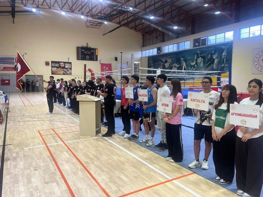14 ilden gelip Manisa'da yarıştılar!